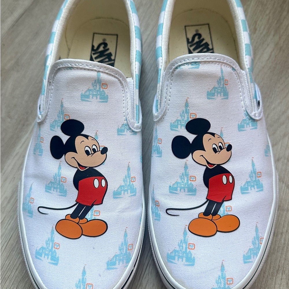 2022 Disney World x Vans - 50th Anniversary Women’s Slip-Ons - 9.5